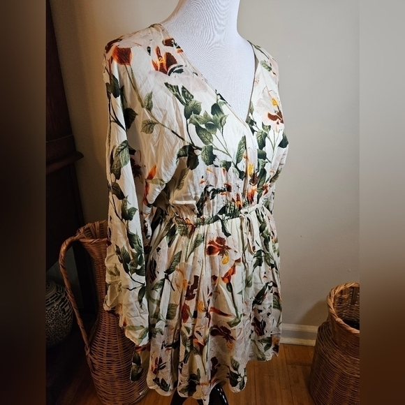 Loveriche floral dress size med. - Picture 3 of 10